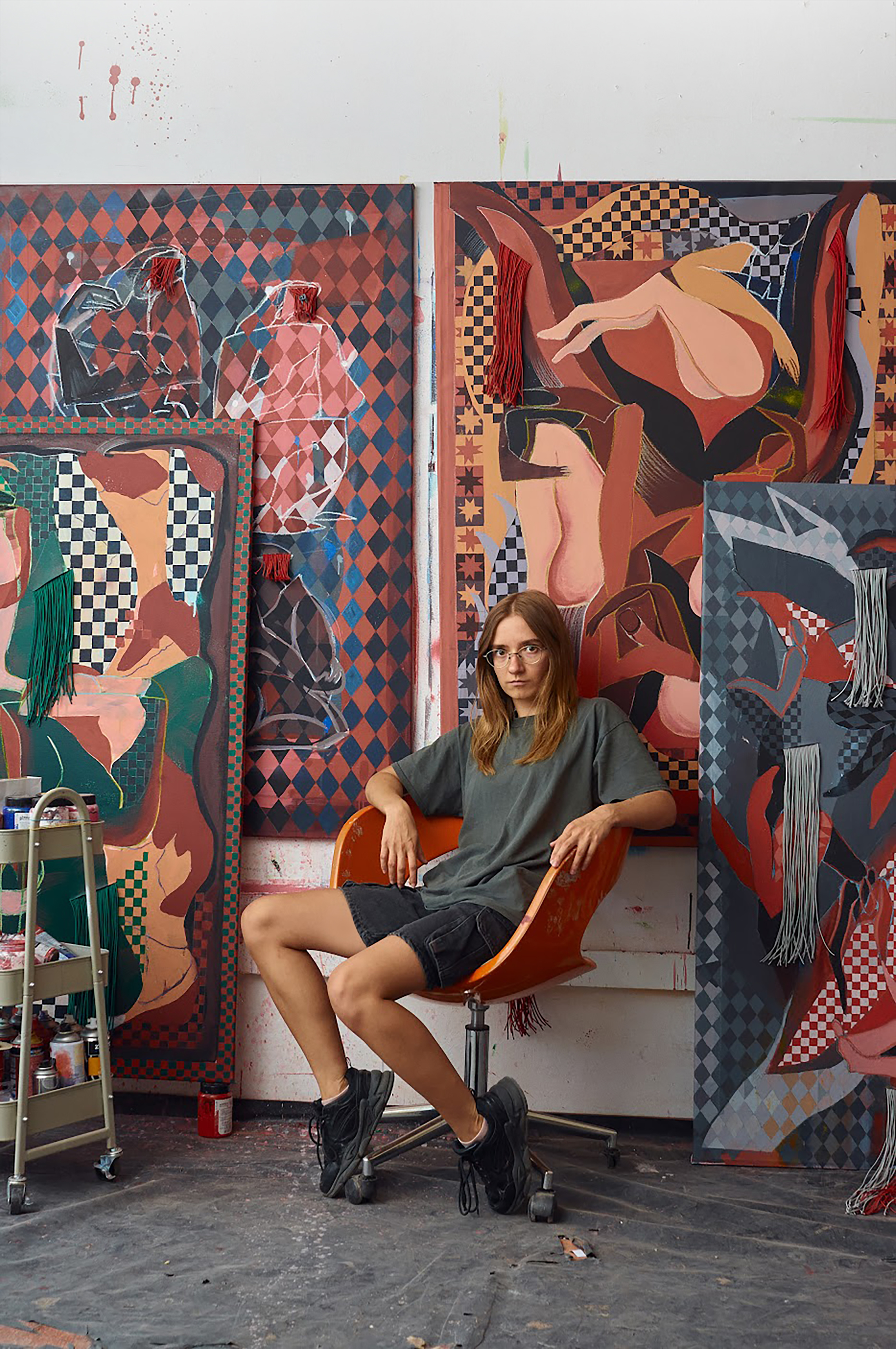 Portrait of Liza Obukhovska, who works in the artist style (Khmelnytskyi, Ukraine) Photo 2 of 4.